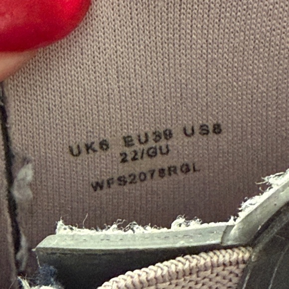 Hunter Short Chelsea Boots in gray size 8 - Picture 9 of 9